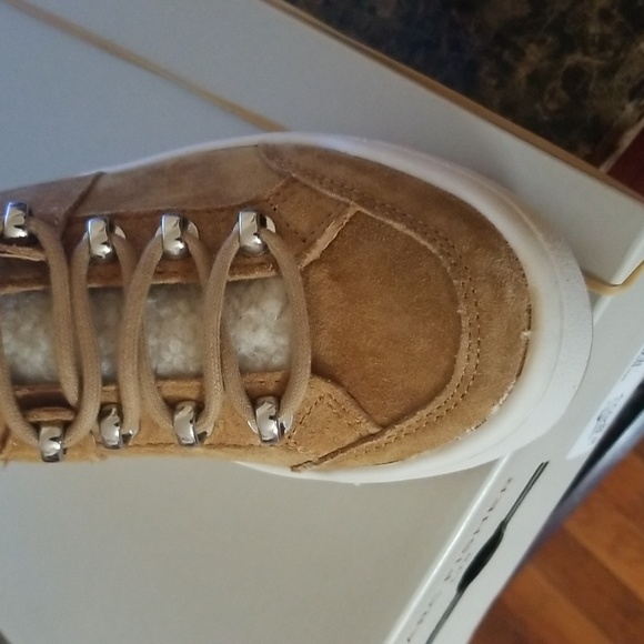 Marc Fisher mally boots..no fur inside. Pleather interior - Picture 3 of 8